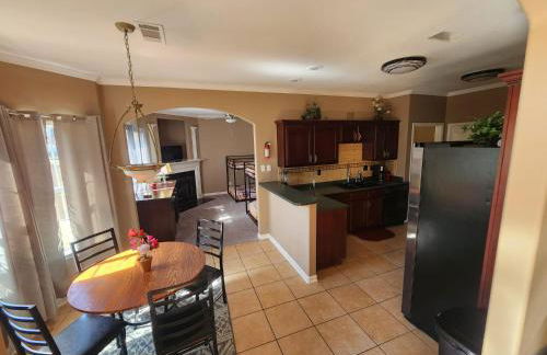 Luxurious 11 Large beds with Jetted Tub 3000 Sq ft - Foto 48