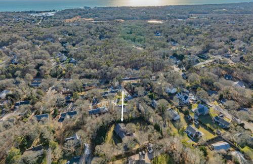 Cozy Cape Retreat with Fenced Yard Fire Pit - Foto 43