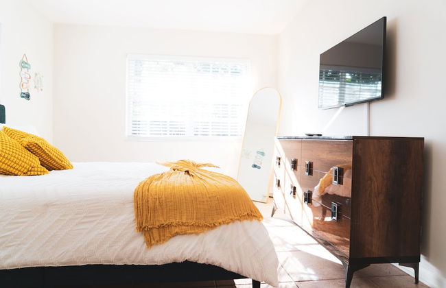 Modern Oasis - Photo 2