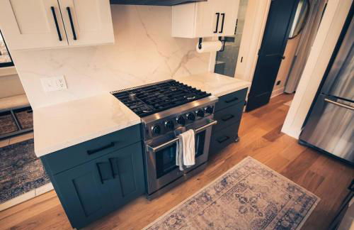 Luxury Mountain Cabin with Views, Hot Tub, Fireplace - Foto 27