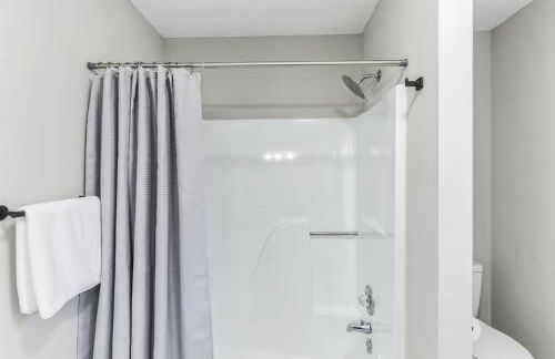 Charming Farmhouse Retreat in Madison AL - Photo 27