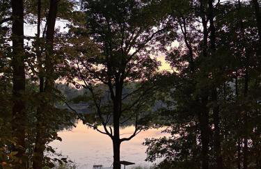 Spooner Shores - Wooded, Lakefront Retreat - Foto 31