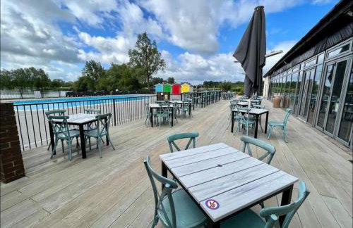 Exquisite Lake lodge in Hoburne Holiday Resort - Valentino Rose Lodge - Foto 63