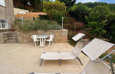Charmant T2 avec terrasse, piscine et jardin - Foto 6