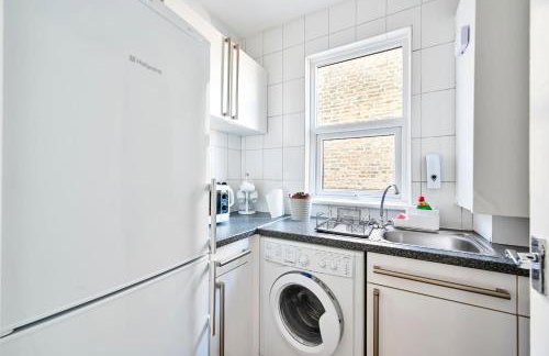 2-Bed, Sleeps 8 in Leyton E10, Near Stratford - Foto 22