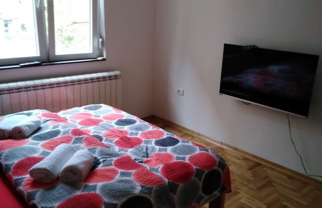 Lovely 2-bed Apartment in Novi Sad - Photo 6