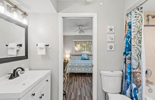 Summer Getaway Coastal Sea-Esta 4BD 3BA - Foto 23