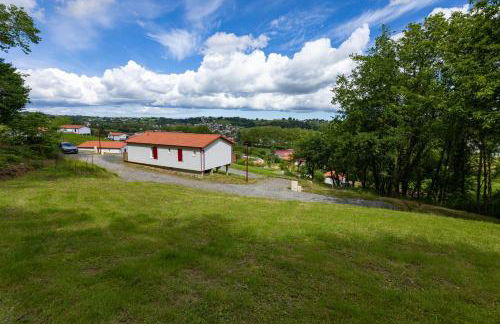 Oihana grand chalet de 2 à 6 pers climatisé avec piscine vue et calme à Hasparren-Pays Basque - Foto 17