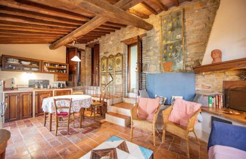 PODERE TORRICELLE 69B Pancole Gr, seaview infinity pool, jacuzzi, sauna, exclusive villa with 2 bedrooms for 4 - If you total 5 or 6 people there is an independent suite in main villa with private ensuite bathroom, kitchenette and garden dining area - Foto 42