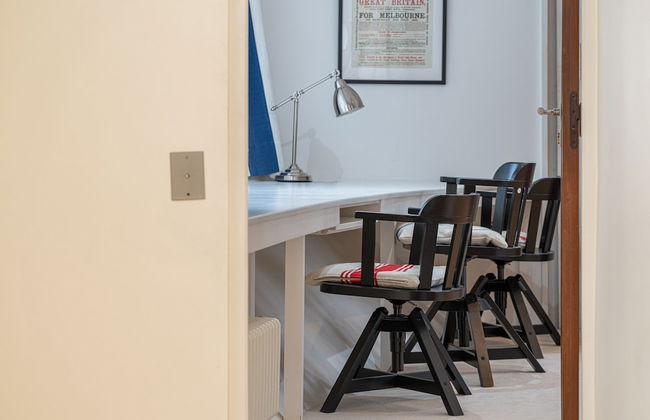 JOIVY Stunning 5-Bed Boathouse On The River Thames - Foto 4