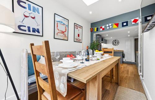 3-BR Luxe Cowes Cottage Harbour Views, Sleeps 6, with Private Garden - LONG TERM STAY WINTER SPECIAL OFFER AVAILABLE! - by Blue Puffin Stays - Foto 35