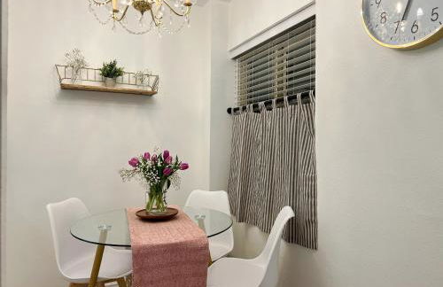 Cozy 1BR with Free Parking Downtown Conv Center - Foto 13