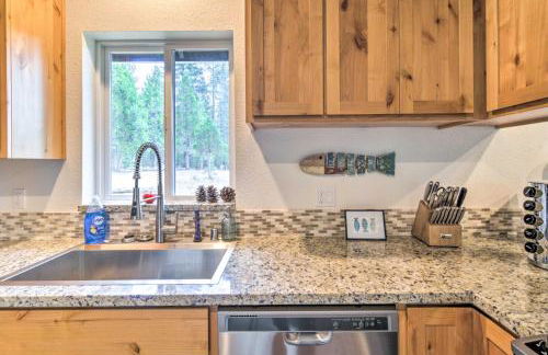 Home with Hot Tub about half Mile to Boat Launch! - Foto 8