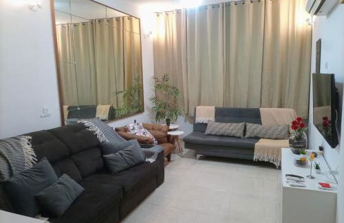 Ponta da Praia amplo 3dorm 3ban frente ao mar - Foto 6