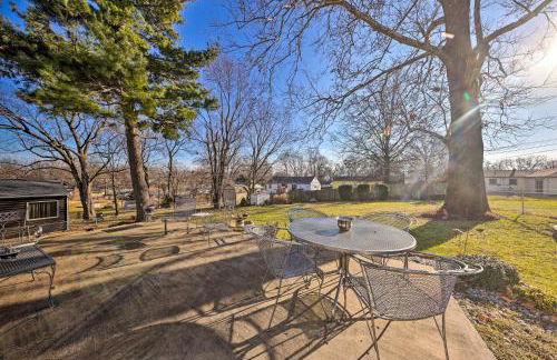 Cozy Kansas City Home with Yard - 9 Mi to Dtwn! - Foto 2