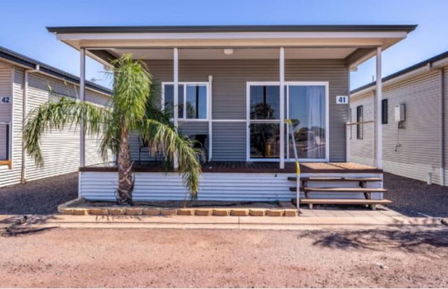 Sundowner Cabin and Tourist Park - Photo 25