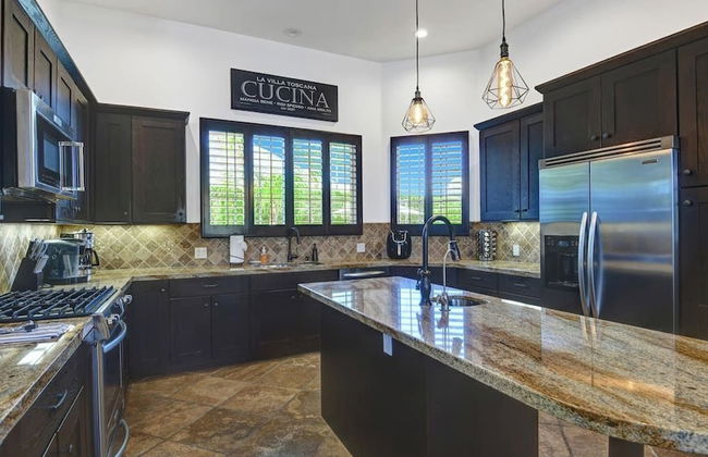 Movie Theater, Game Room, Pool, Hot Tub, & Views Villa Toscana by Avantstay - Foto 12