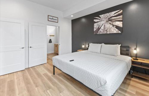 Spacious Downtown Indy Home Perfect for Groups - Photo 38