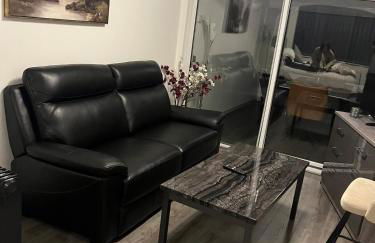 Marcot House Modern 5 bedroom house Solihull 10 mins drive from bhx & nec private off road parking - Foto 39