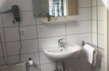 Saarlogis Haus Monteurwohnungen St Arnual - Photo 24