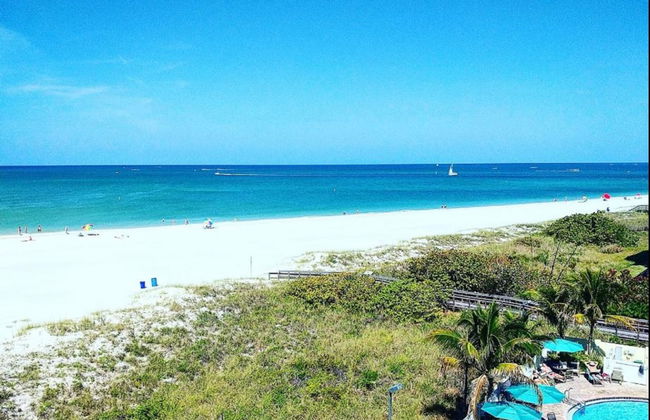 Sunset Vistas Beachfront Suites - Foto 24