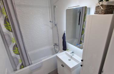 Apartment Queen, self check-in, free private garage parking - Foto 33