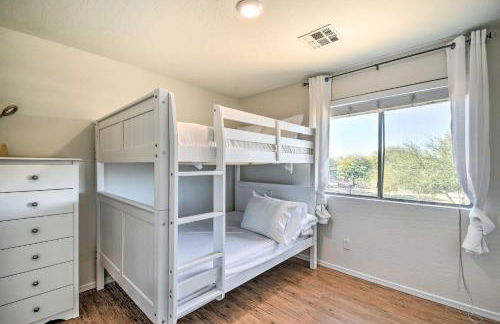 1 Mi to Surprise Stadium! Desert Poolside Oasis - Foto 22