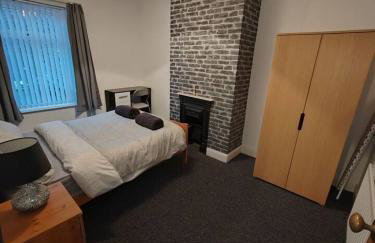 Brighouse 2 bedhouse central contractors welcome - Foto 21