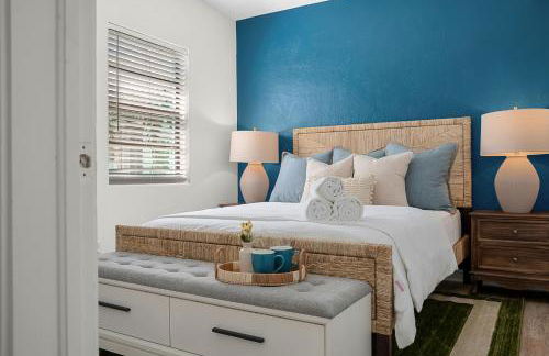 Walk to Beach, Heated Pool, Dog-Friendly, Firepit - Foto 32