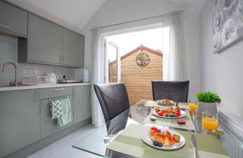 Stylish & Lovely Studio with Parking In New Forest! - Foto 3