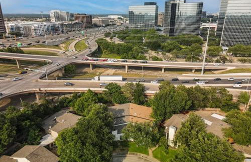 Superior 4BR 2BA Holiday Home with Hot Tub & Grill - Foto 39