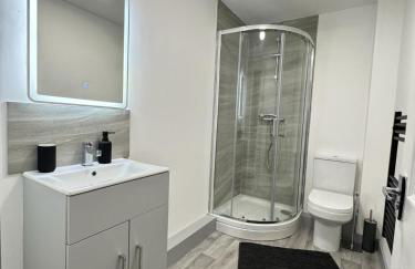 Two Bedroom Flat by Brookland Stays Serviced Accommodation Short Lets Leeds with Free WiFi - Foto 9