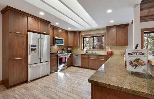 Luna Cabin - 5BR Hot Tub A/C Game Room EV Charger - Foto 4