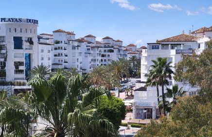 Bright & Cozy studio in the center of Puerto Banus, pool and terrace. - Foto 2