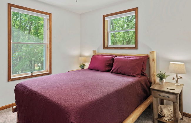 Maple Oasis by Avantstay Newly Built w/ Hot Tub, Game Room & Fire Pit - Photo 25