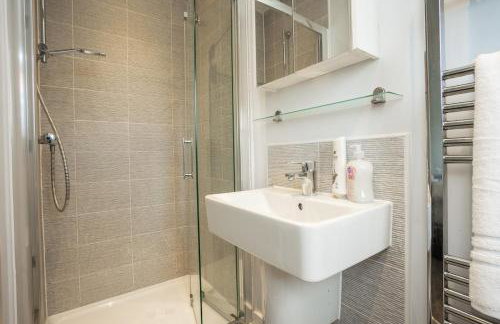 Modern - 3 Bedroom House in Nottingham - Foto 20