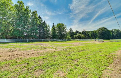 9 Mi to Boyne Resort! Farmhouse Near Town and Lake - Foto 27