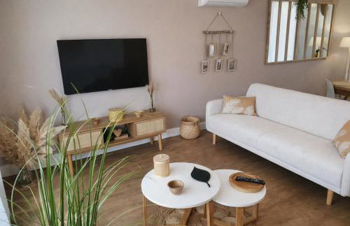 Sublime villa des Oliviers - Piscine chauffée, espace détente, Baby-foot, cuisine extérieure - proche d'Agen - Foto 6