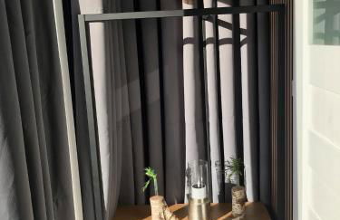 TINY-HOUSE mit Alpen- Stadt- und Poolblick , WLAN - Foto 19