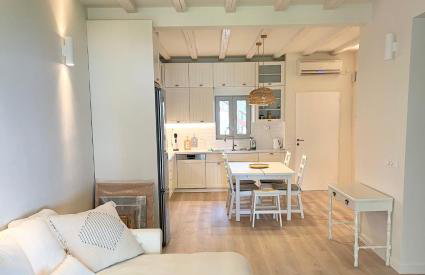 Architect designed house with pool and private beach - Photo 9