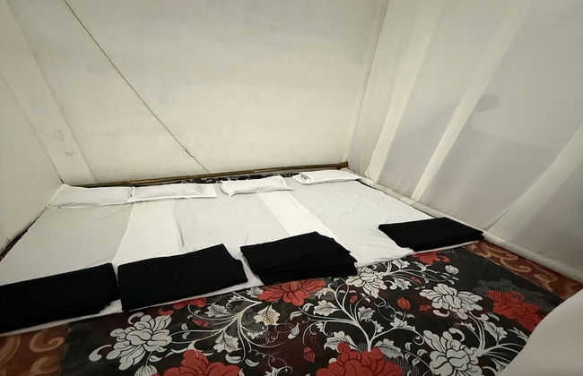 Arail Tent City Kumbh Cottage - Foto 7