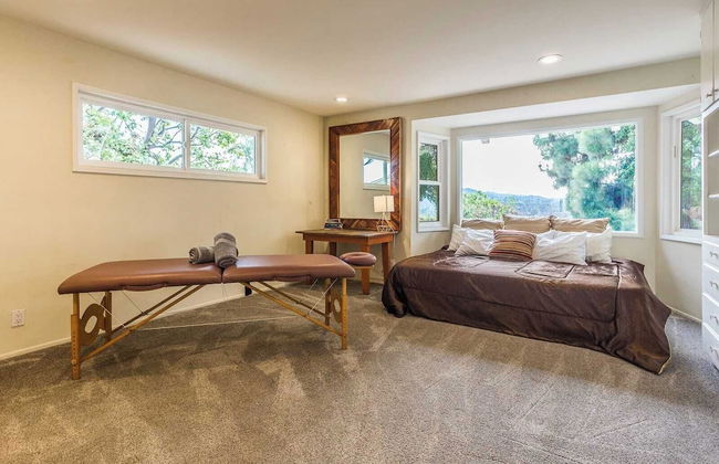 Oak Hills by Avantstay Panoramic View, Pool, Spa - Foto 17