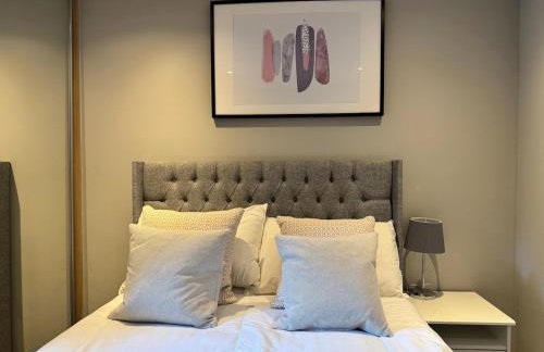 Balcony Free Parking Huge TV City Centre Apt - Foto 19