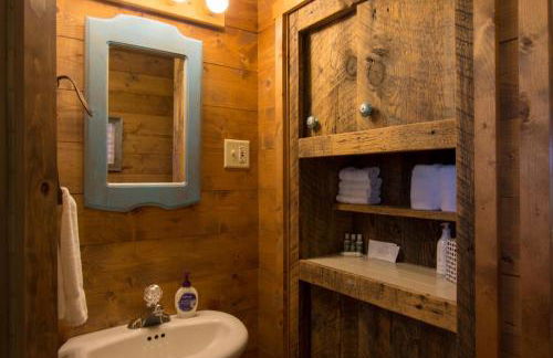 Secluded 1 Bedroom Cabin on 50 Acres of Land - Foto 11