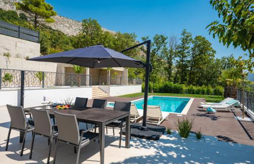 Villa Florinda with Pool and Prime Location near Split - Photo 12