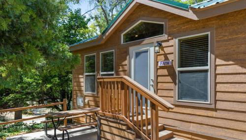 Deluxe little cabin 2 min stroll to Kern River - Foto 3