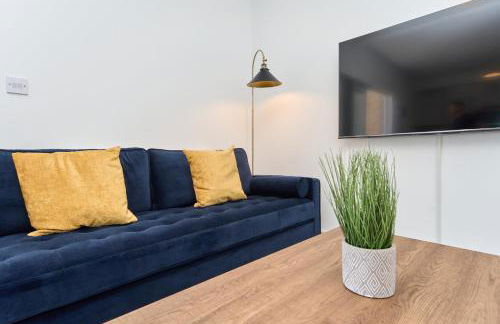 Meadow View - A Beautiful 3 Bed Apt With Stunning Countryside Views & Parking - Close To Ventnor, Shanklin & Sandown - 5 mins To Beach - Ideal For Friends, Families, & Business Stays - Dog Friendly - Foto 6