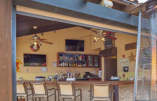 Beautiful Studio Apt in a great resort setting with fountains, courtyards, and pool with bar - Foto 50