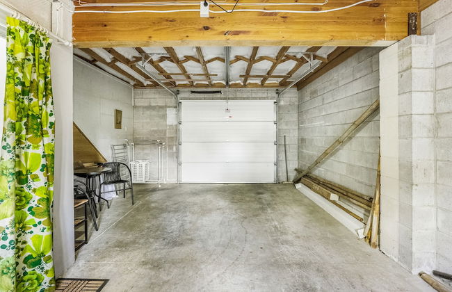 Inner City Retreat - WiFi - Netflix - Photo 43