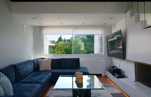 Luxury Villa with Pool, BBQ & Garden in Vouliagmeni - Foto 38